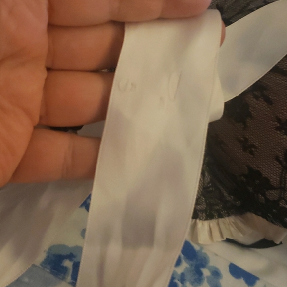 NWT Victoria's Secret Lingerie - Picture 7 of 7